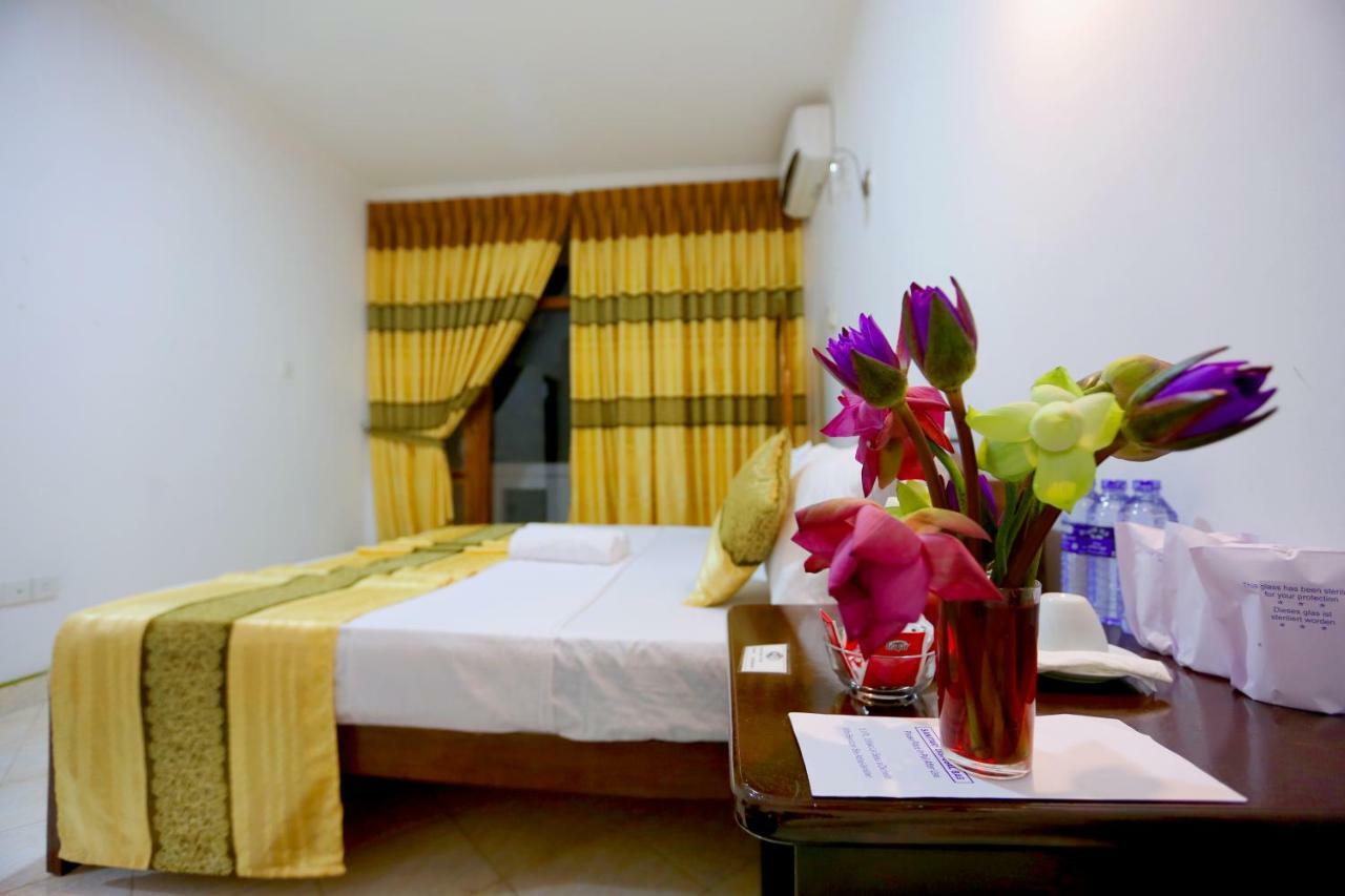 Hotel Mahaweli Spring Sirimalwatta Esterno foto